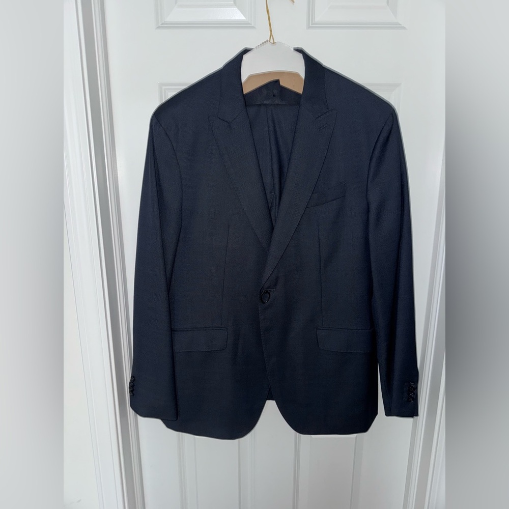 Banana Republic Slim Italian Wool Suit Jacket (44R) and Pants (34x32), Navy